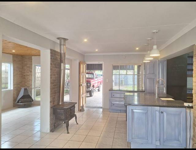 5 BEDROOM HOUSE FOR SALE IN BRENTHURST